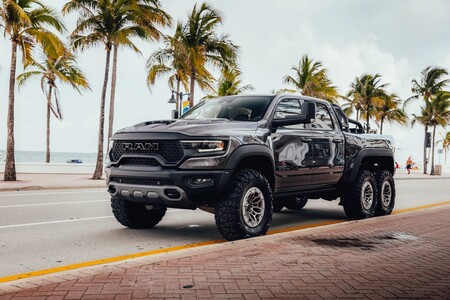 ¡Salvajada! Se llama Apocalypse Warlord y es una Ram 1500 TRX 6x6 de 712 CV para sobrevivir a la devastación