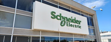 De la fábrica al data center, sin huella de carbono: visitamos la planta Net Zero de Schneider Electric en Colombia 
