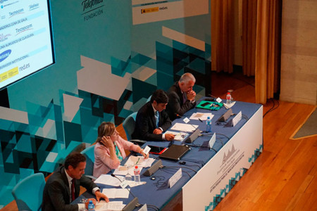 Los operadores reclaman mayor protección de los datos de los usuarios por las OTTs entre viejas palabras