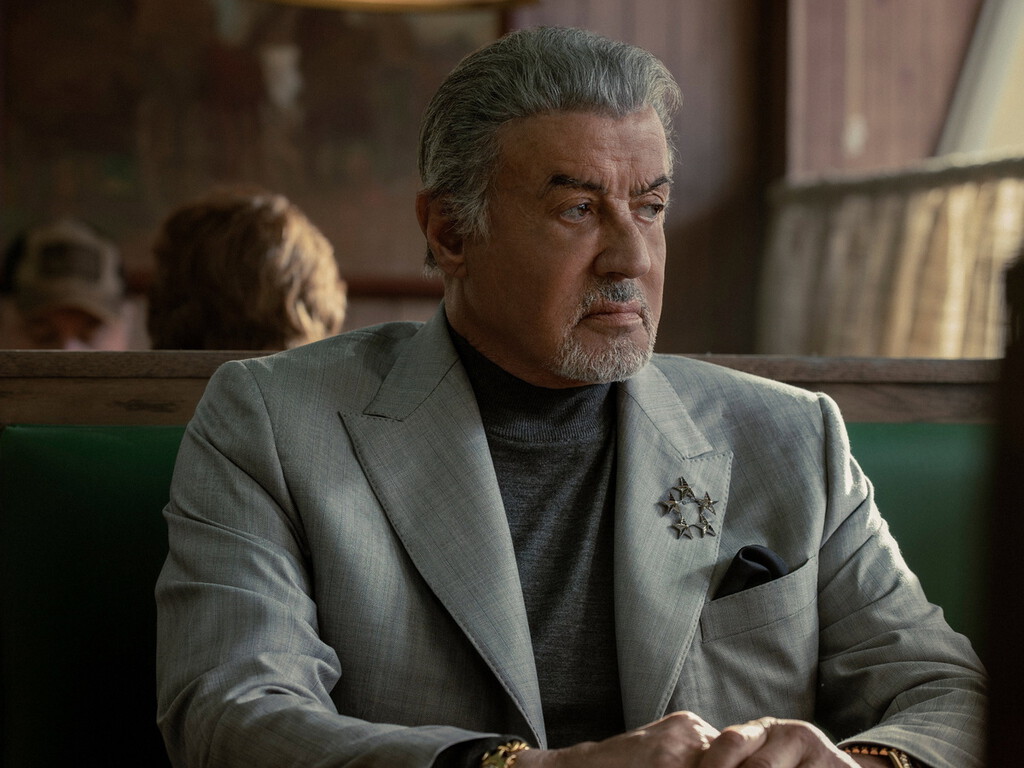 Sylvester Stallone: "Por supuesto que es nepotismo, idiota". Ha enchufado a su hija en su serie y no piensa pedir perdón