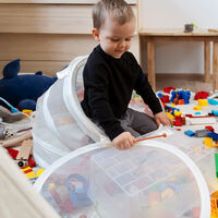 ¿Tu hijo saca todos sus juguetes pero después no juega con nada? Así afecta a los niños el 'síndrome del juego inacabado'