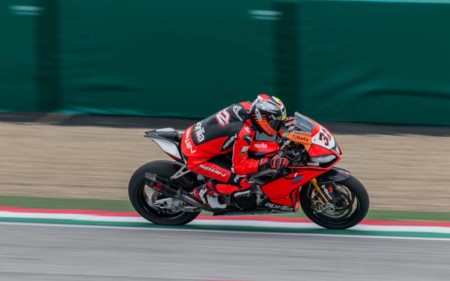 Lorenzo Savadori se anota el mejor tiempo después de la FP2 en Malasia