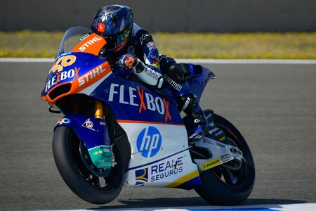 Héctor Garzó corta la fiesta de Augusto Fernández en el día del debut de Manu González en Moto2