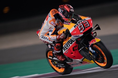 Mazazo de Marc Márquez en Catar: casi medio segundo a Viñales y récord del circuito