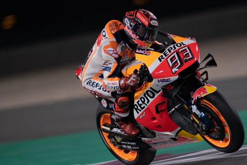 Mazazo de Marc Márquez en Catar: casi medio segundo a Viñales y récord del circuito
