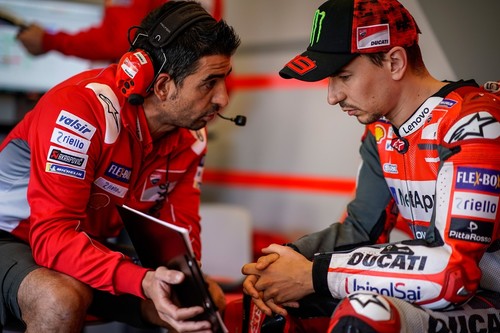 Jorge Lorenzo: "Estoy sufriendo con Ducati, lo único que puedo hacer es trabajar"