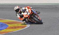 Max Biaggi el más rápido de los entrenamientos en Valencia