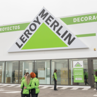 Leroy Merlin hace que nos olvidemos del pellets con esta estufa de leña de lo más acogedora a un precio muy asequible 