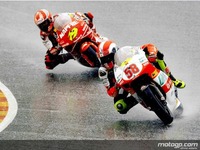 Mattia Passini vence, Simoncelli juega y Bautista lo paga