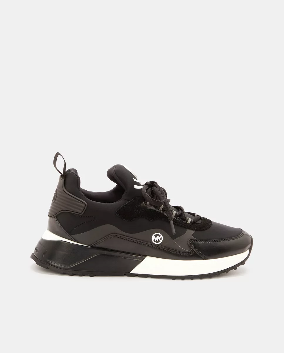 Zapatillas deportivas de hombre en negro con logotipo