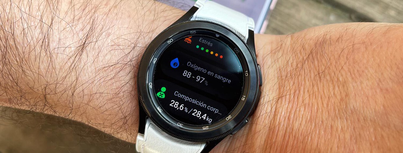 Samsung actualiza sus relojes Galaxy Watch 4 con nuevos watchfaces y  mejoras en la medición de IMC