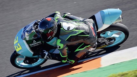 Bastianini y Bagnaia destrozan el crono el segundo día de test de Moto3 y Moto2 de Jerez