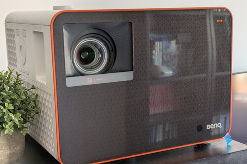 Llevo dos semanas con el mejor proyector para jugar a videojuegos y hay buenas noticias: estamos cada vez más cerca del ideal. Análisis del BenQ X3100i