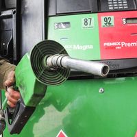 Hacienda quiere subir el precio de la gasolina en México cuando el precio del petróleo baje