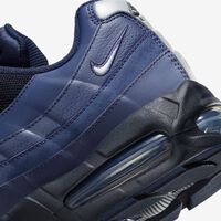 El outlet de Nike liquida a mitad de precio las zapatillas Air Max retrofuturistas en el color que querrás llevar a diario 