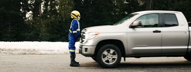 Los coches cada vez más grandes son un peligro: este escalofriante vídeo muestra qué le ocurre al cuerpo en un atropello