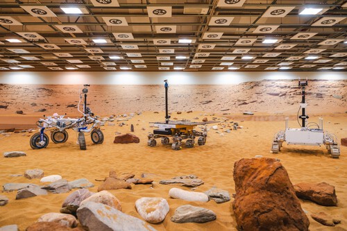 Maquetas del rover ExoMars 'Rosalind Franklin' en la ESA