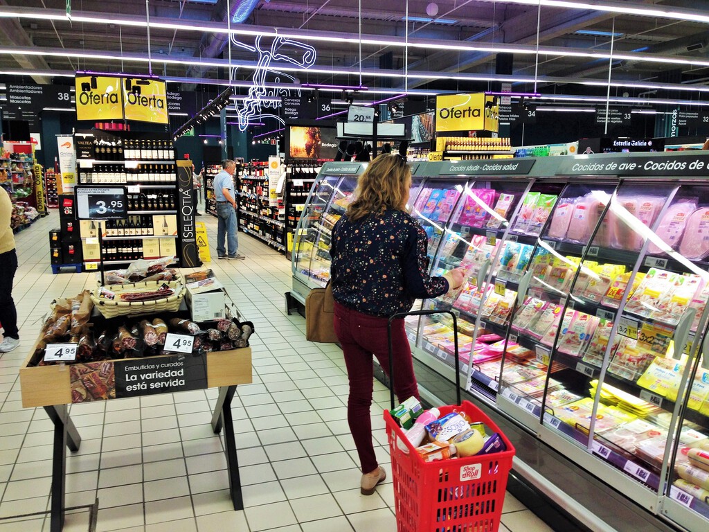 Tras la marea inflacionaria, la cesta de la compra está a las puertas de sufrir otra subida: vuelve el IVA 