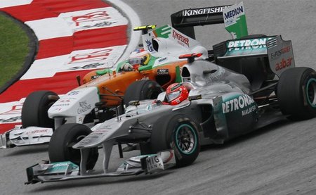 Michael Schumacher es el piloto con más adelantamientos de 2011