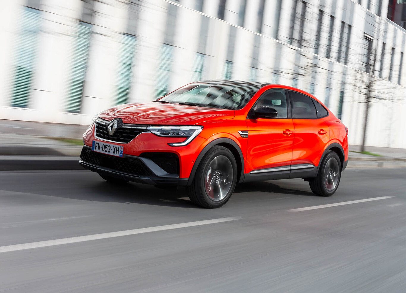El Renault Arkana frente a sus rivales: CUPRA Formentor, Toyota C-HR y otros SUV llamativos por menos de 30.000 euros