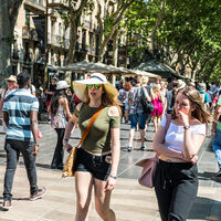 La turistificación ha hecho que Mercadona se encuentre con un rival en Barcelona: los supermercados 24 horas