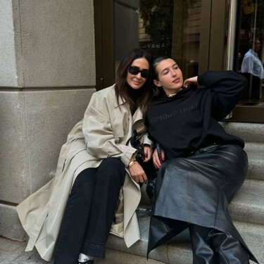 Las zapatillas Skechers minimalistas que agotarán madres e hijas son un básico para toda la vida por poco más de 40 euros 