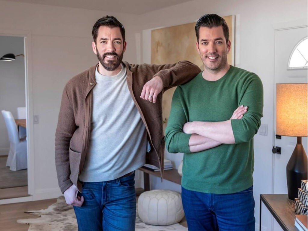 Así son las mansiones de los Scott, los gemelos expertos reformas: con casas muy distintas, una colonial moderna y otra americana tradicional