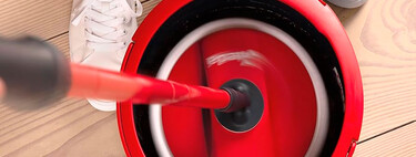 Lidl ha rebajado la mopa Vileda giratoria que dejará el suelo de la cocina limpio y brillante como un espejo en una pasada