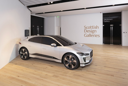 Jaguar I-PACE arcilla