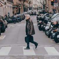 Psicologia sugere que pessoas que agradecem aos motoristas ao atravessar a rua não o fazem apenas por gratidão 
