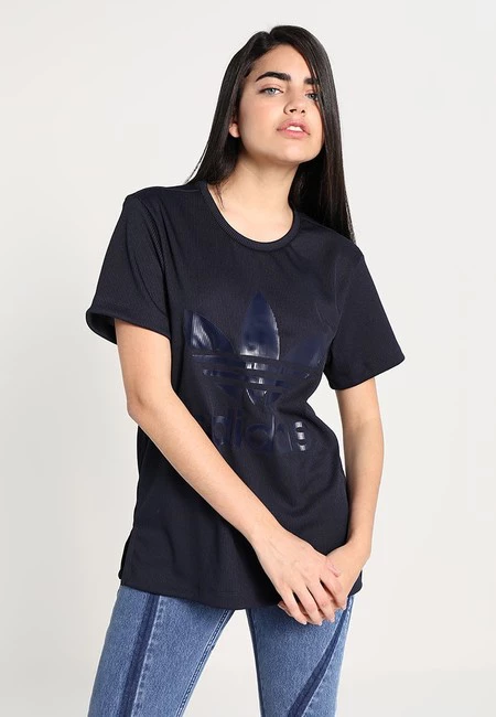 50% de descuento en la camiseta de Adidas Boyfriend Trefoil en Zalando: ahora 14,95 euros con envío gratis. 