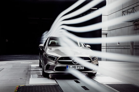 El futuro Mercedes-Benz Clase A sedán llegará a finales de 2018... y ya alardea de eficiencia aerodinámica