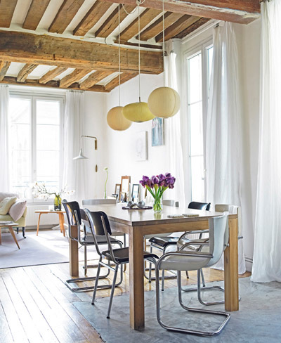 Apartamento parisino entre bohemio y moderno Decoración comedor Rectangulares
