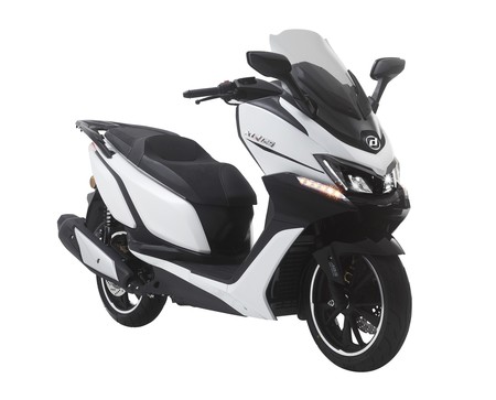 Daelim XQ 125: dos versiones de un scooter asequible, accesible y con o sin suelo plano