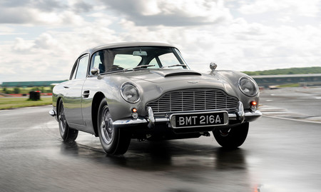 Aston Martin DB5 Golfinger Continuation: la preciosa joya de edición limitada con gadgets de James Bond, por fin al descubierto