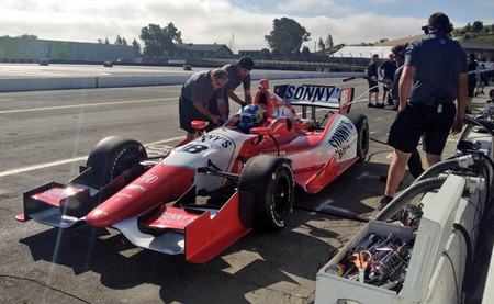 Ryo Hirakawa da una buena impresión en su debut en la IndyCar en Sonoma