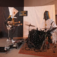 La banda más viral del momento está pensada para que no la entiendas y precisamente por eso ha fascinado a la gente