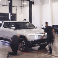 Rivian busca localización para su segunda fábrica de coches eléctricos en EEUU mientras anuncia más retrasos en las entregas