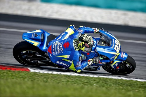 Andrea Iannone y Maverick Viñales, los dos únicos en bajar de 2:00 el segundo día de test en Sepang