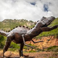 Garras longas e dentes pequenos: paleontólogos encontram dinossauro na China com uma combinação peculiar 