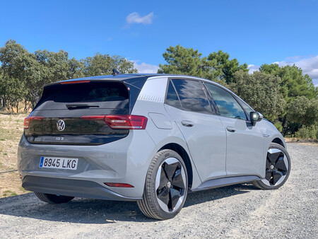 Volkswagen amplía la gama del ID.3 con la versión más barata, acercándose a la barrera de los 30.000 euros