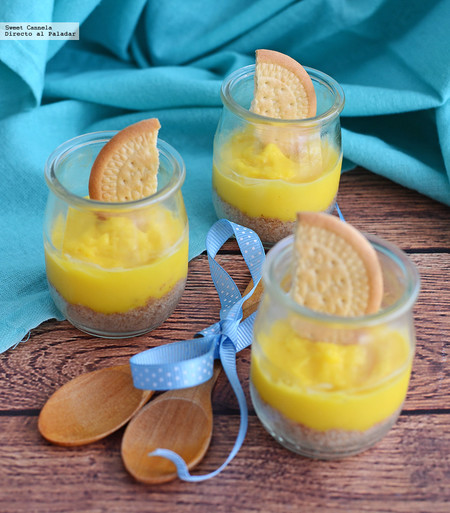 Vasitos de pay de limón amarillo. Receta de postre