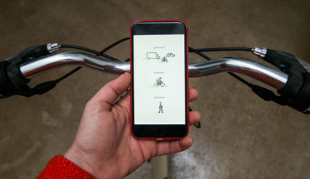 Más tranquilidad al manillar y mayor precaución al volante con Comobity, la nueva app de la DGT