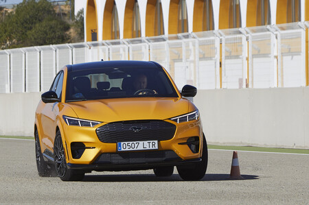 Ford Mustang Mach-E GT Prueba Circuito 40