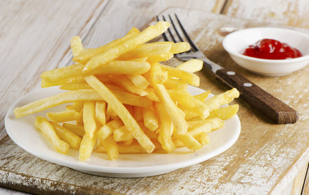 Comer patatas fritas dos o más veces por semana asociado a un mayor riesgo de mortalidad: lo que sabemos del estudio