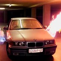 ¿Funcionaría en México? Ante tanto asalto y secuestro, varios BMW tenían lanzallamas instalados en Sudáfrica. Lo más loco: era legal