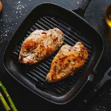 El ingrediente que necesitas para hacer mejores pechugas está ya en tu nevera, pero nunca se nos ocurrió usarlo en el pollo 