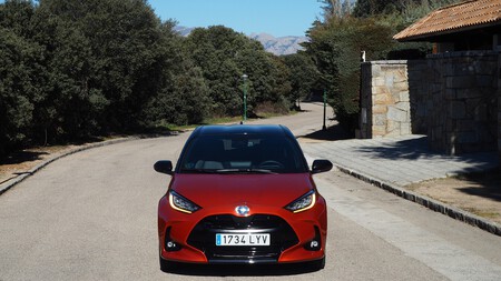 Toyota Yaris Hibrido 2