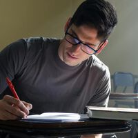 Creíamos que un máster era una garantía de encontrar trabajo. Está empezando a servir exactamente de nada
