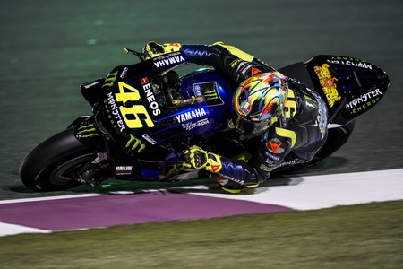 Pilotar y aprender con Valentino Rossi tiene precio: 7.000 euros, de momento, destinados para causas benéficas